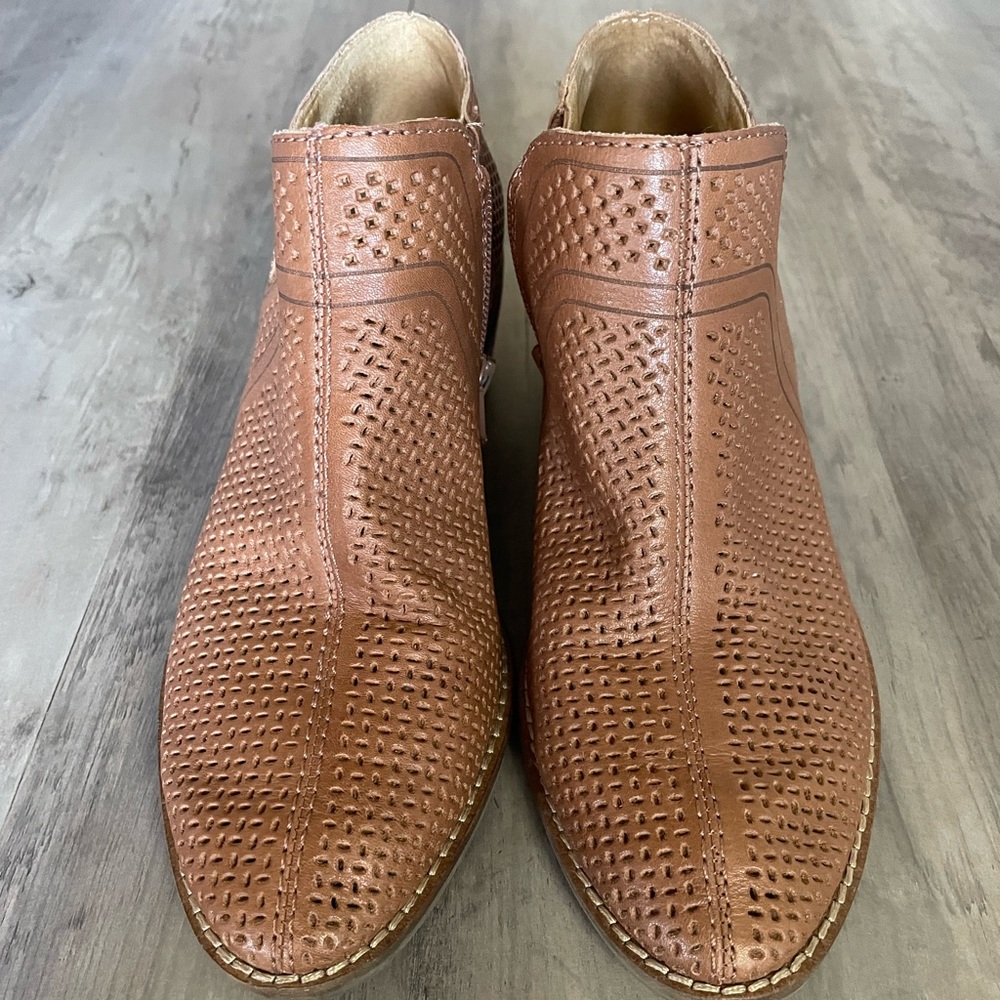 Lucky Brand Cognac Brown Leather Zipper Ankle Booties Size 6